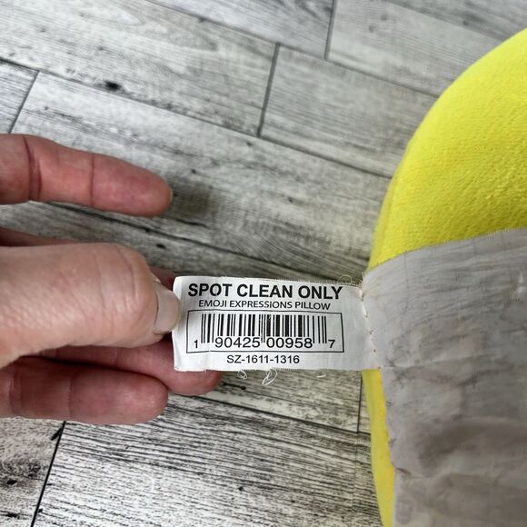 Kellytoy Yellow Emoji Expressions Throwing a Kiss Face Stuffed Pillow 14x14 - Picture 3 of 5